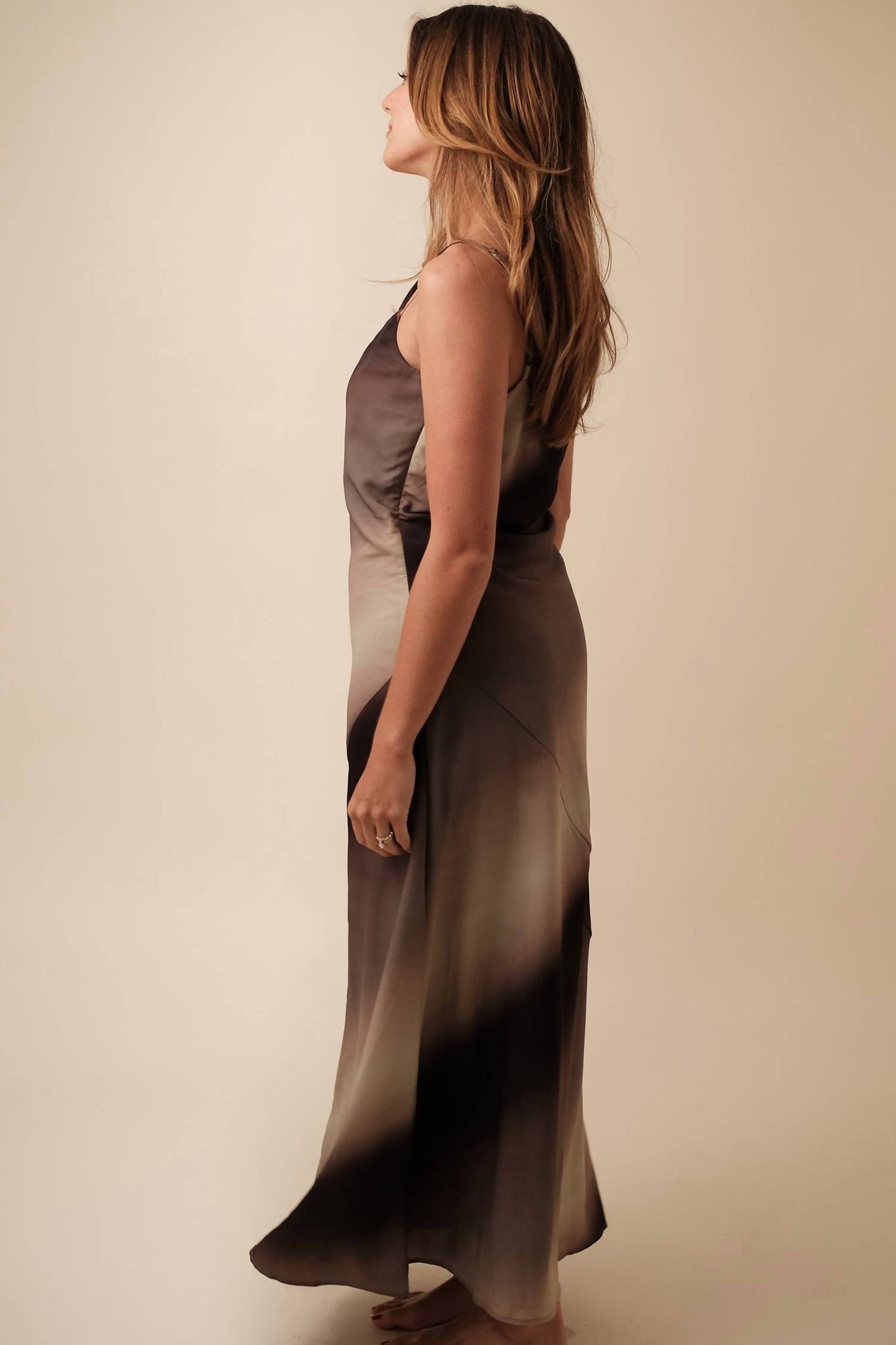 Miou Muse - Mariah Gradient Satin Sleeveless Midi Dress
