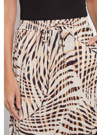 Lysse - the packable pleated skirt