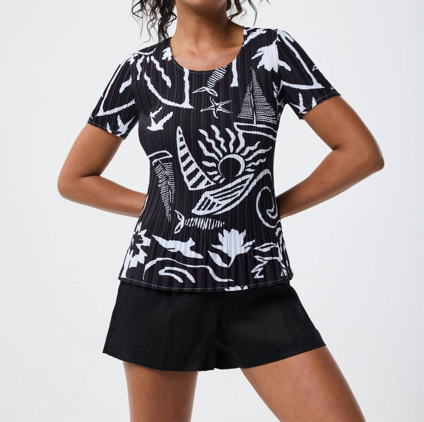 Leo Ugo - PLEATED SHORT T-SHIRT