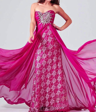 Mac Duggal - Ruched Sweetheart Prom Dress With Beaded Sunburst Applique