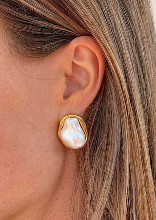 Alv Jewels - Women's Pear Bezel Stud Earrings