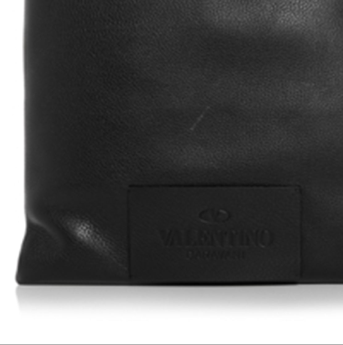 Valentino Men's Garavani Flat Leather Tote Black Size Regular