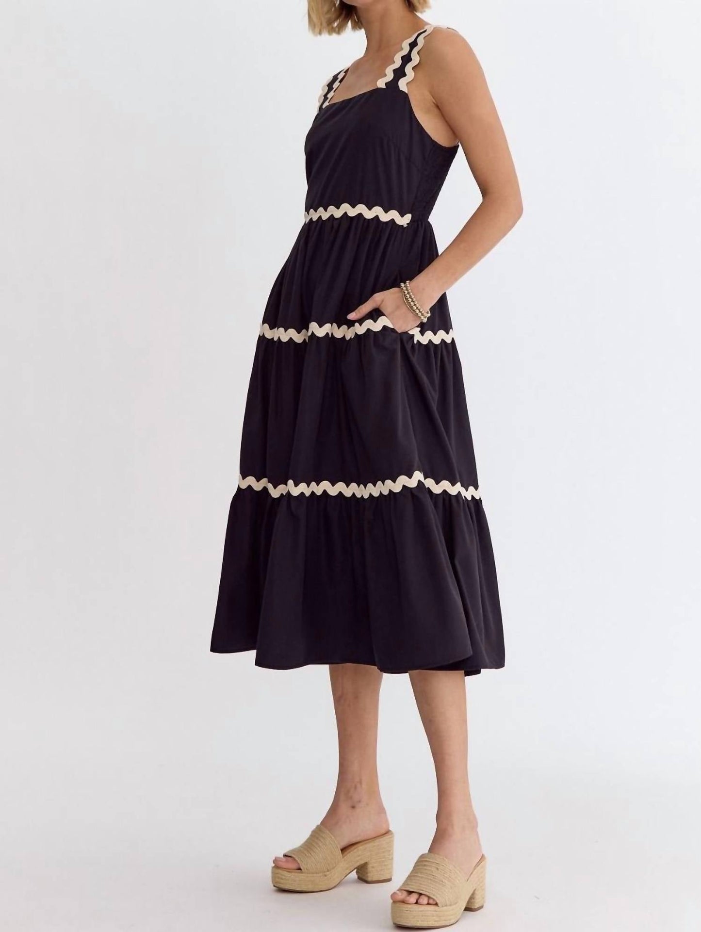 Entro - Square Neck Sleeveless Midi Dress