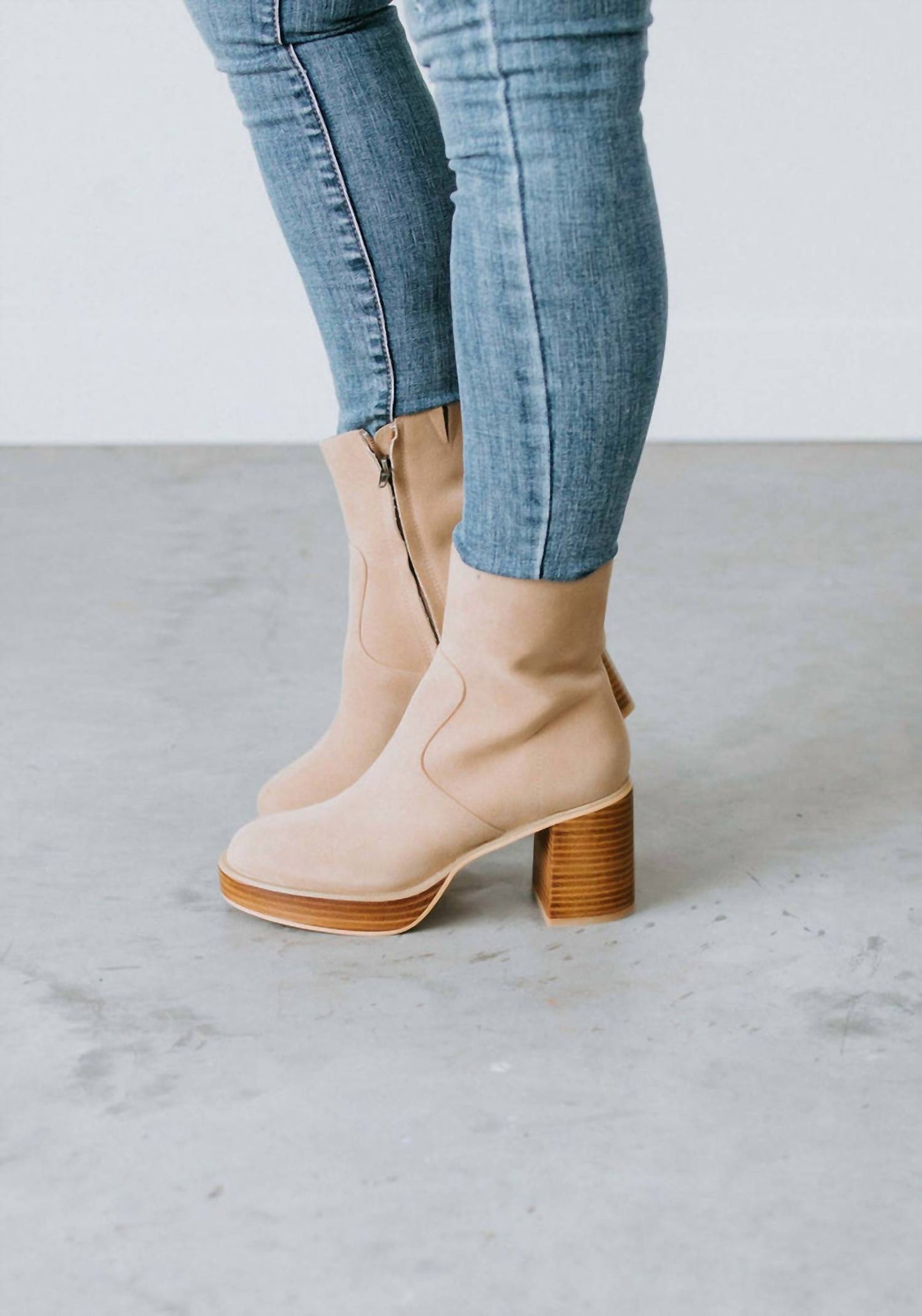 Oasis Society - Women's Luca Block Heel Bootie