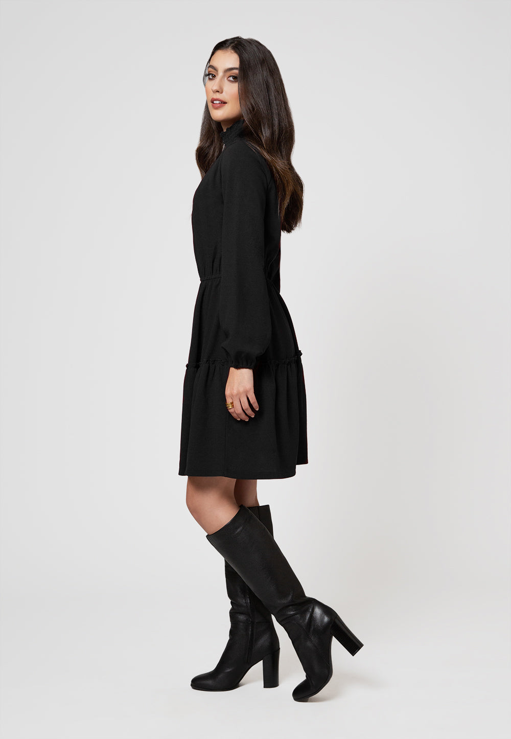 Leota Women's Long Sleeve Olive Boho Tiered Jersey Dress Black Size