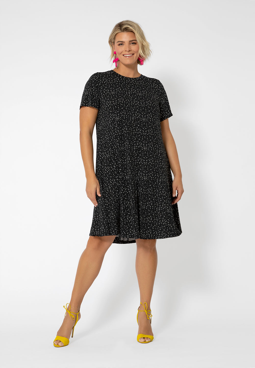 Leota Women's Short Sleeve Serenity Swing Dress (Curve) Black