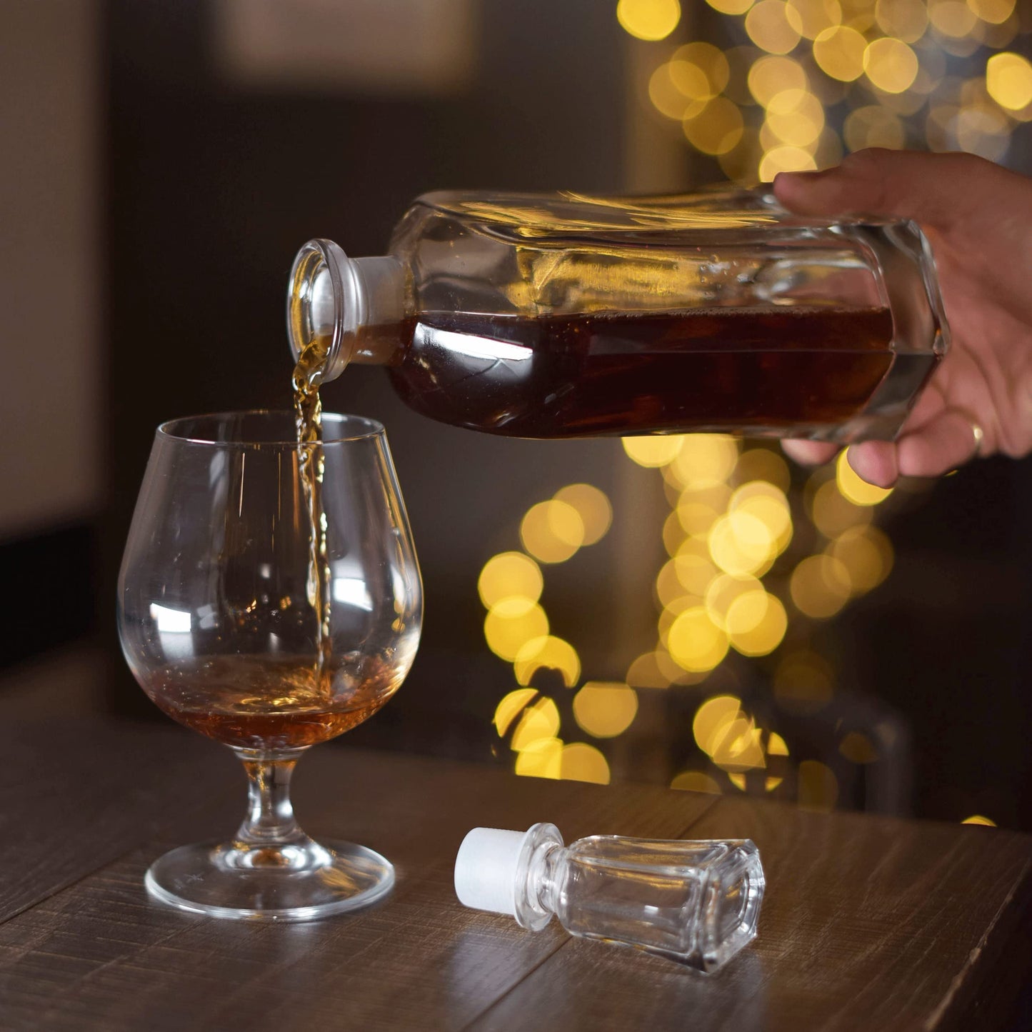 Glass Decanter with Airtight Geometric Stopper - 23.75 Oz