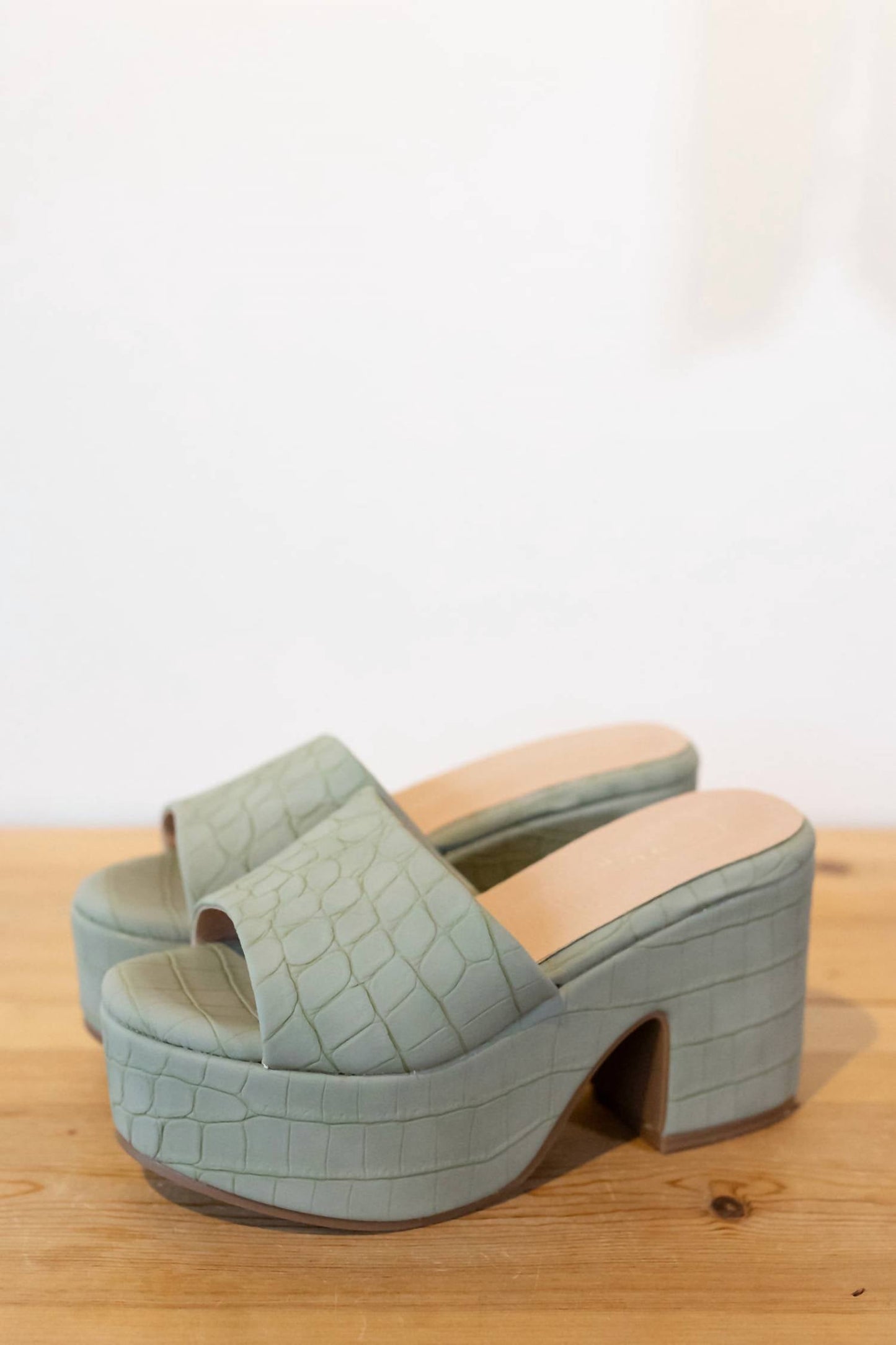 Shu Shop - serenity platform heel