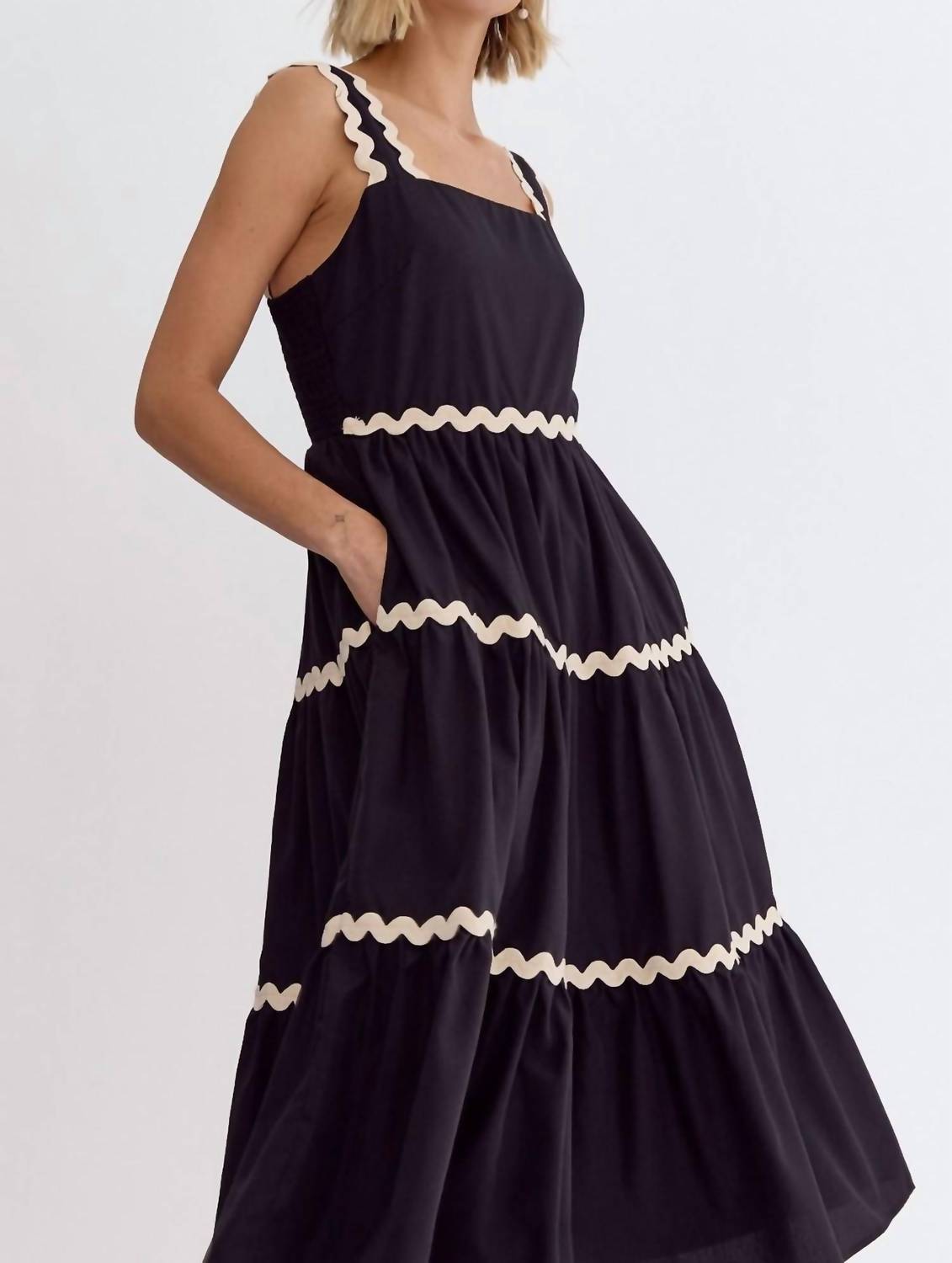 Entro - Square Neck Sleeveless Midi Dress