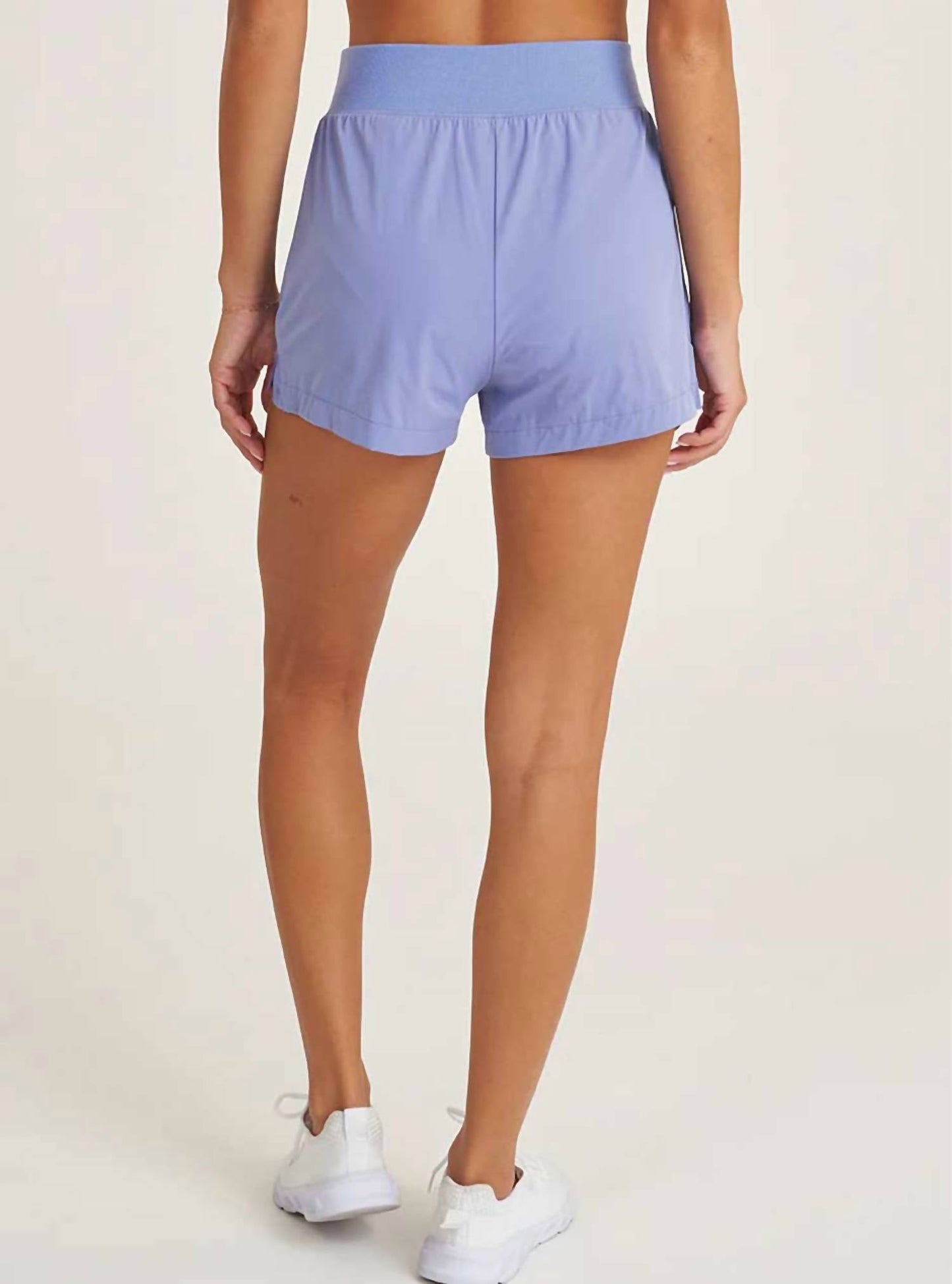 Thrive Societe - Angled Inset Running Shorts