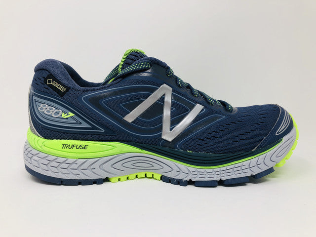 New Balance Women's 880 v7 GTX Running Shoes Navy Size 6 D(W) US