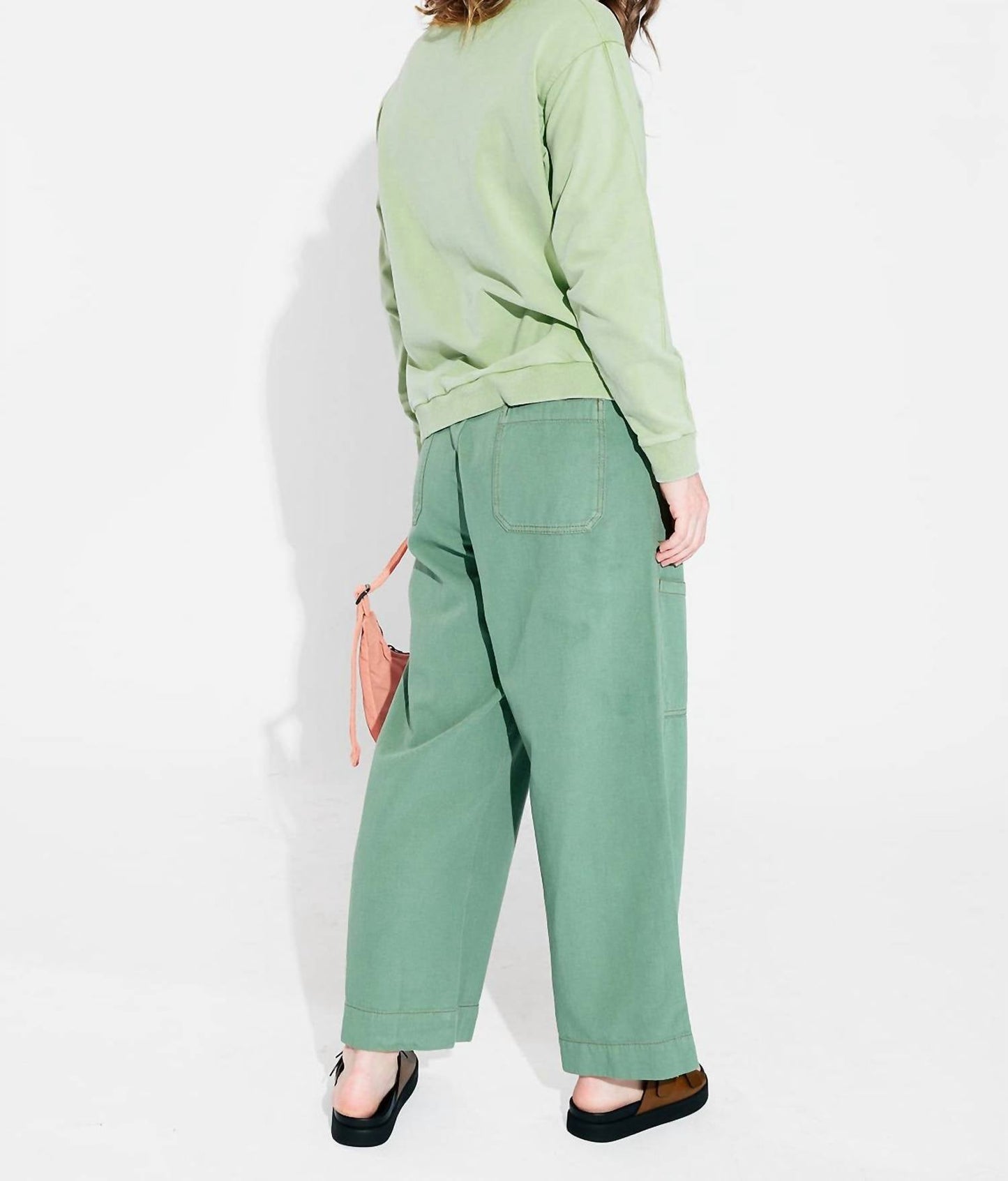 0039 Italy - Monja Crew Sweater