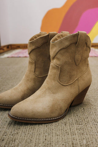 Very G - Women's Deirdra Ankle Bootie