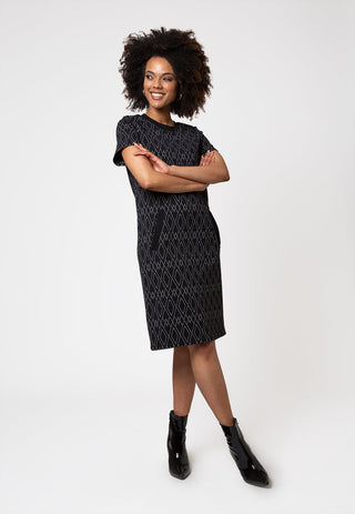 Leota Women's Short Sleeve Maddie Dress in Diamond Lines Luxe Jacquard Black