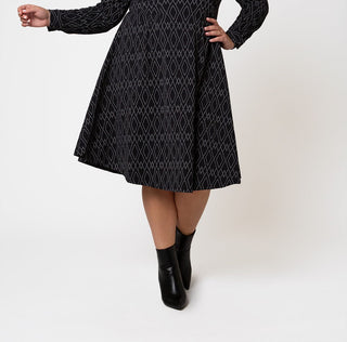 Leota Women's Lara Dress in Diamond Lines Luxe Jacquard (Curve) Black