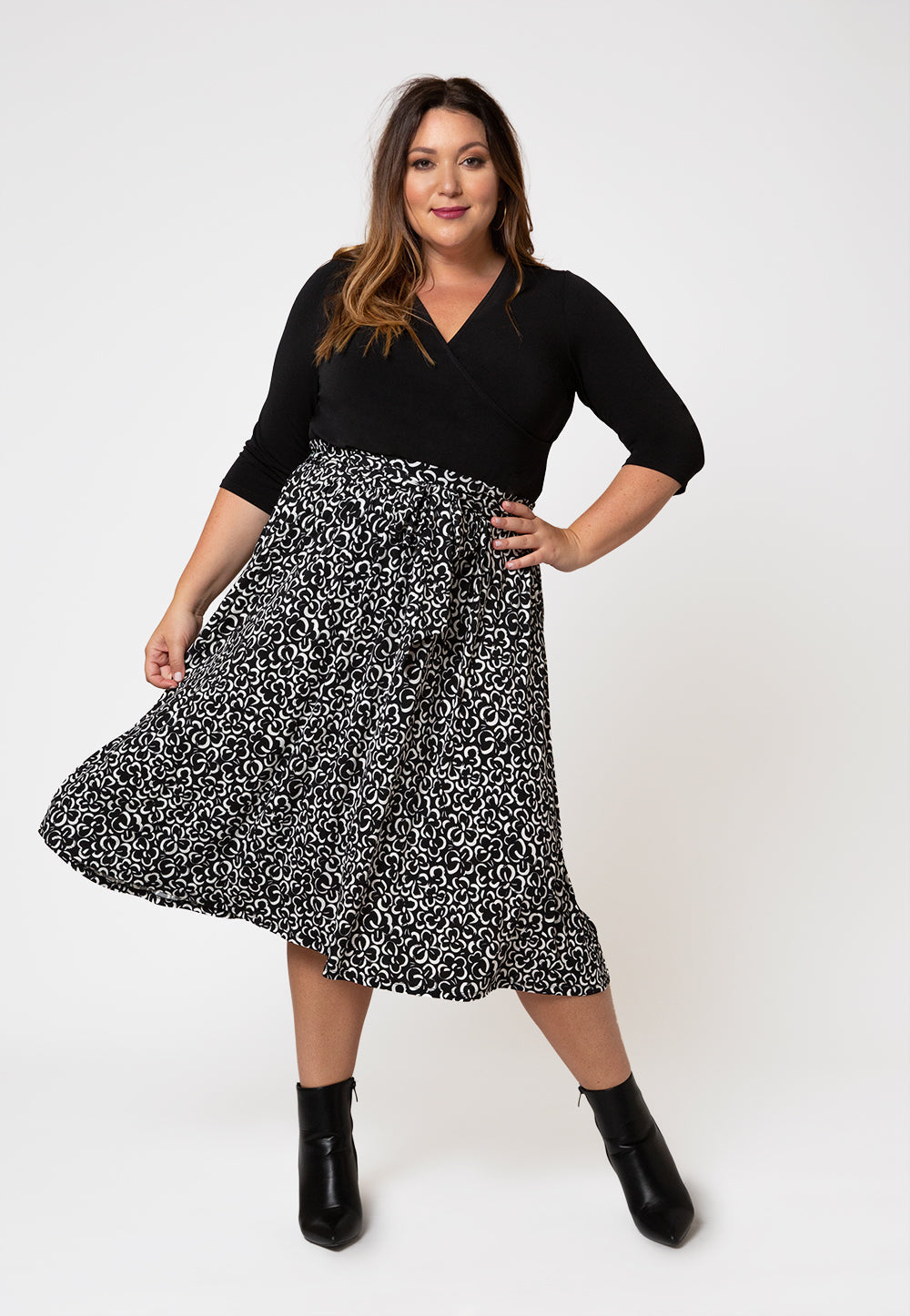 Leota Women's  Mindy Skirt in Graphic Gardenia (Curve) White