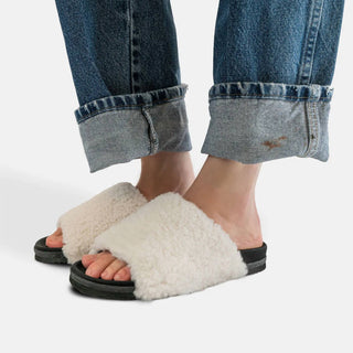 Roam - Women's Fuzzy Slipper