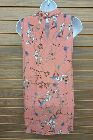 Entro - Women's V Neck Collar Dusty Ruffle Button Back Tank