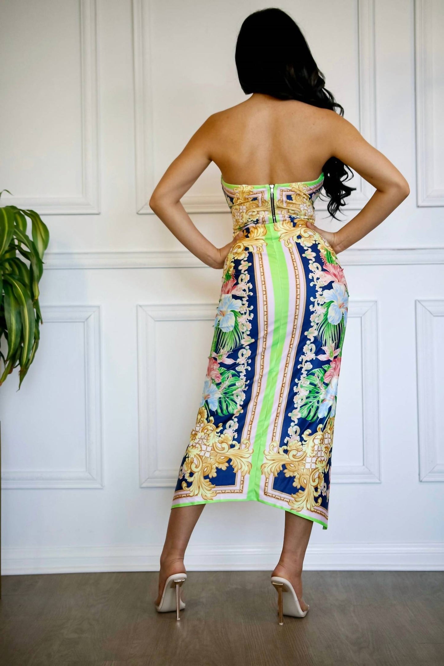 Little Secret Of Mine - Women's Bodycon Skirt Set With Slit And Bandeau Top