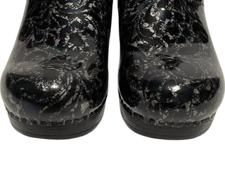 Dansko - WOMEN'S PROFESSIONAL CLOG