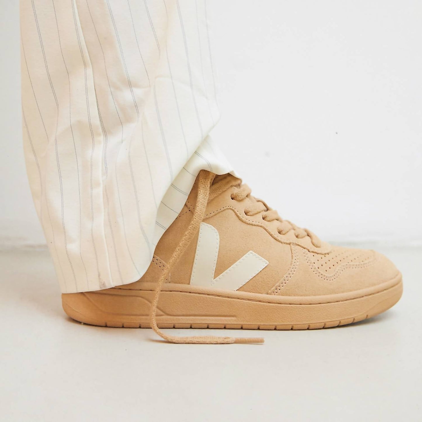 Veja - Men's V-15 Suede Full Desert Sneakers