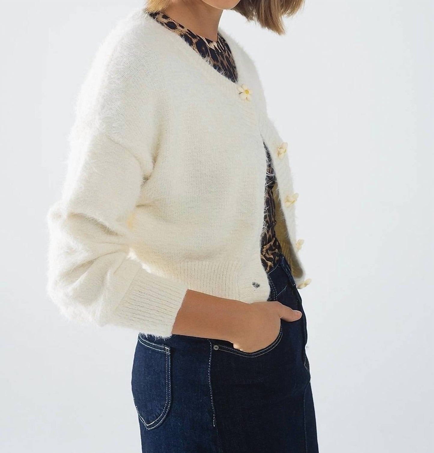 Q2 - Flower Button Cardigan