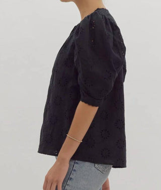 Entro - Eyelet Transition Top