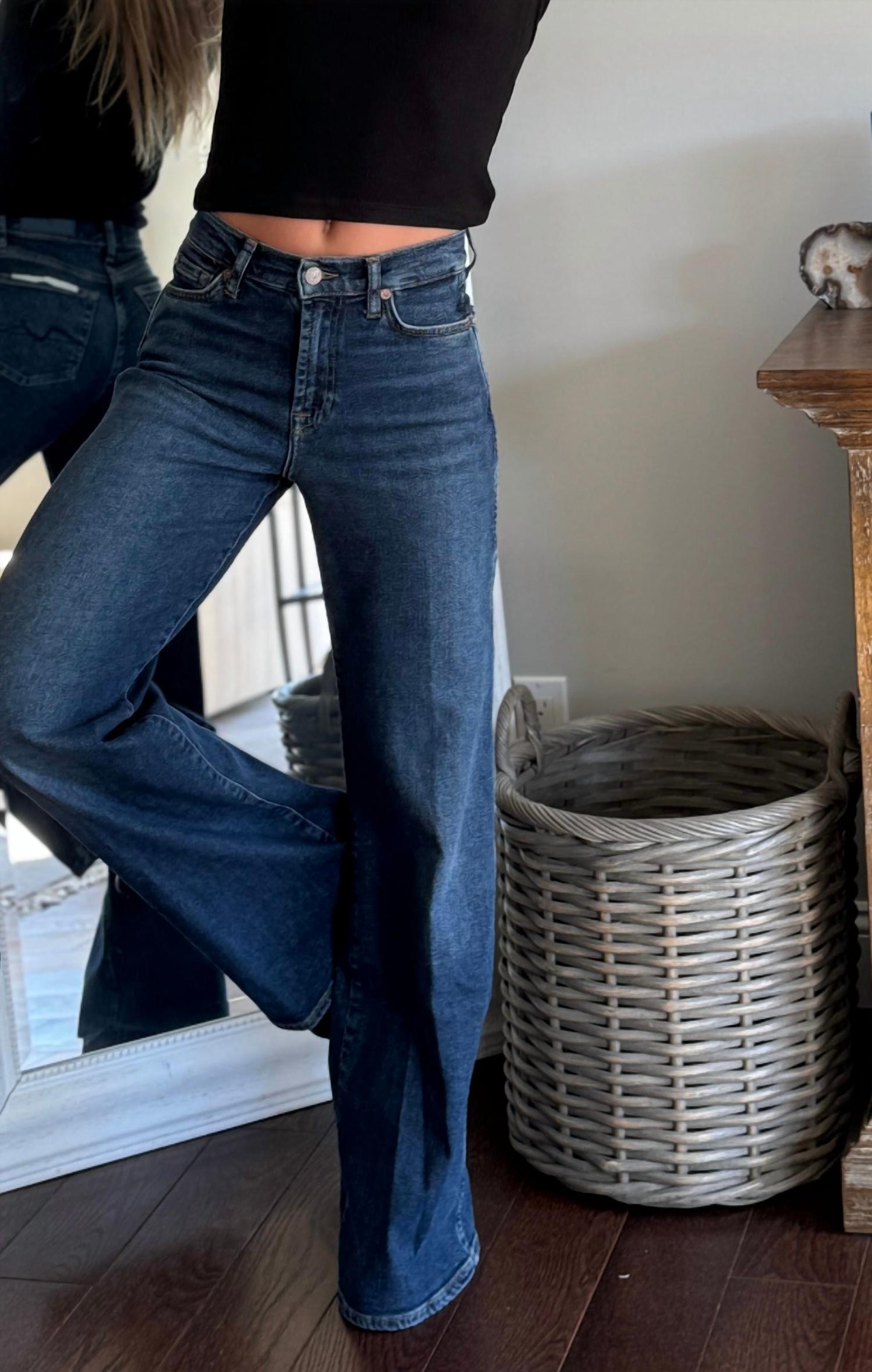 7 For All Mankind - Lotta Luxe Vintage High Rise Relaxed Jean