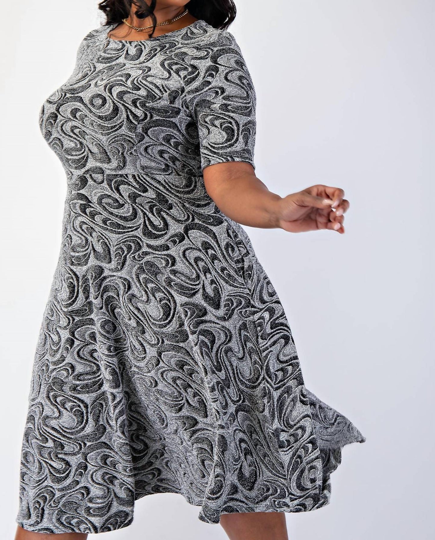 The Curve La - Plus Size Lurex Knit Short Sleeve Midi Dress With Pockets