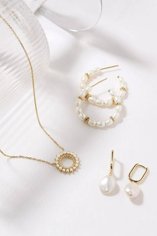 Eklexic - Women's Oval Huggie Hoops With Pearl Drop Earrings