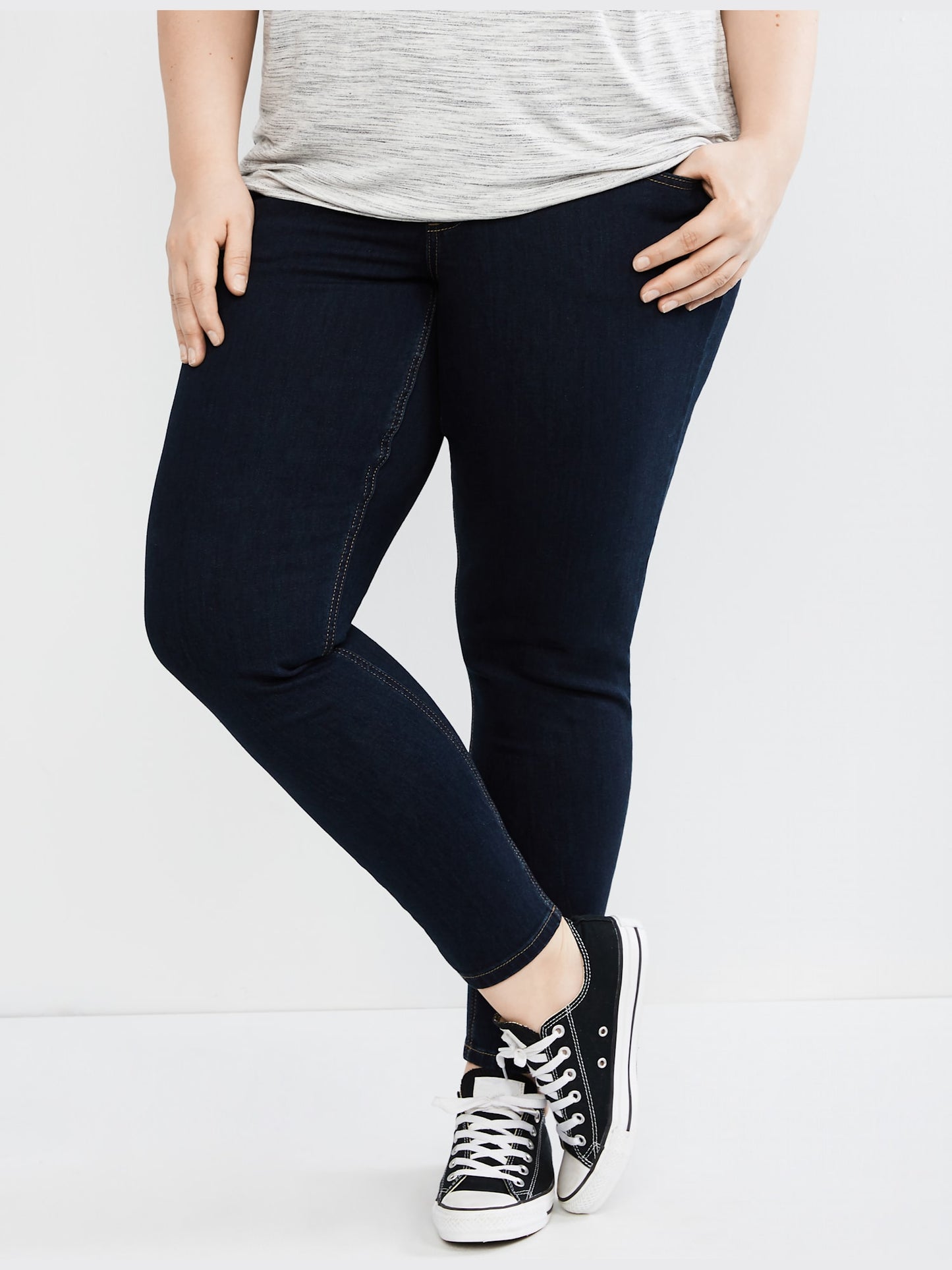 Motherhood Maternity Women's Mama Prima Post Pregnancy V Pocket Jeans Blue Size 2X