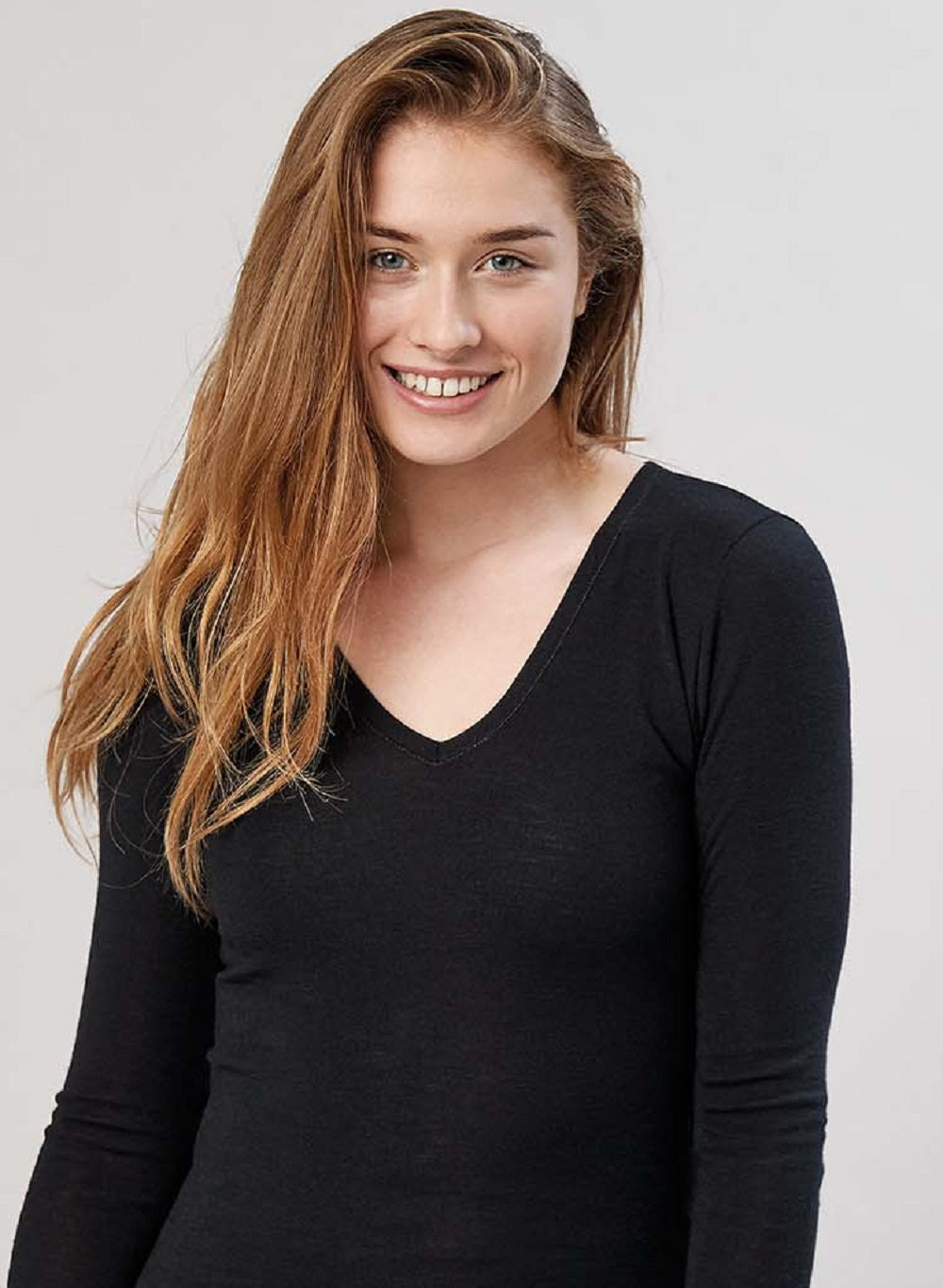 Splendid Women's Ribbed V Neck Tee Black Size Large