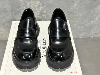 Alexander McQueen Women's Wander Loafer in Black Size 8