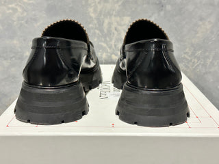 Alexander McQueen Women's Wander Loafer in Black Size 8