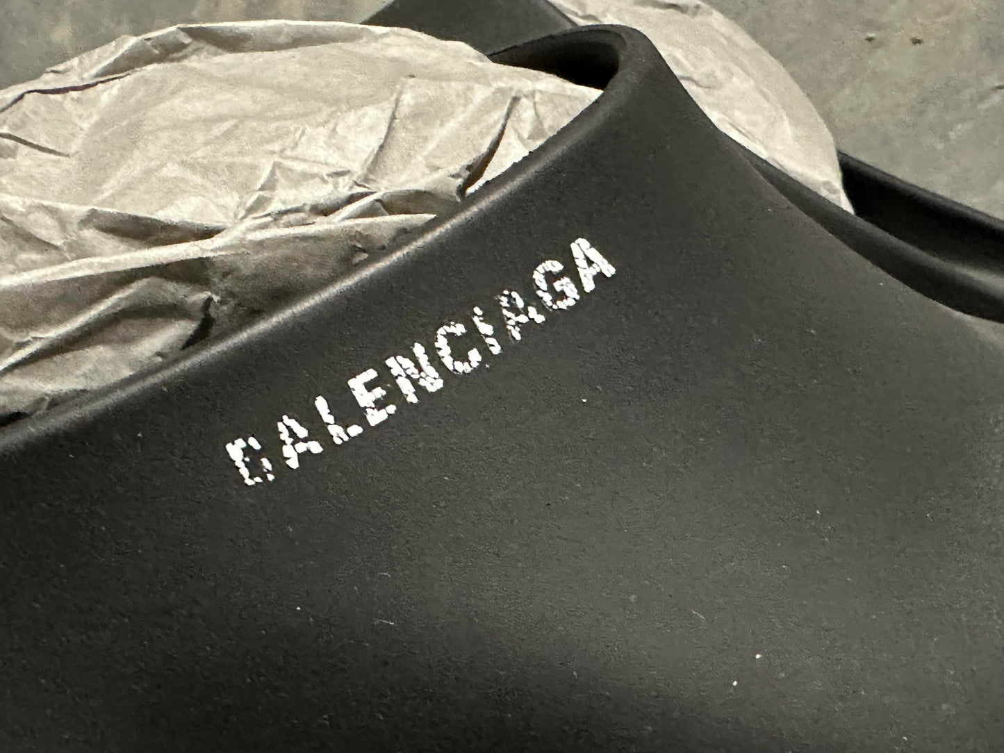 Balenciaga Men's Logo Pool Closed Clog Black Size 9