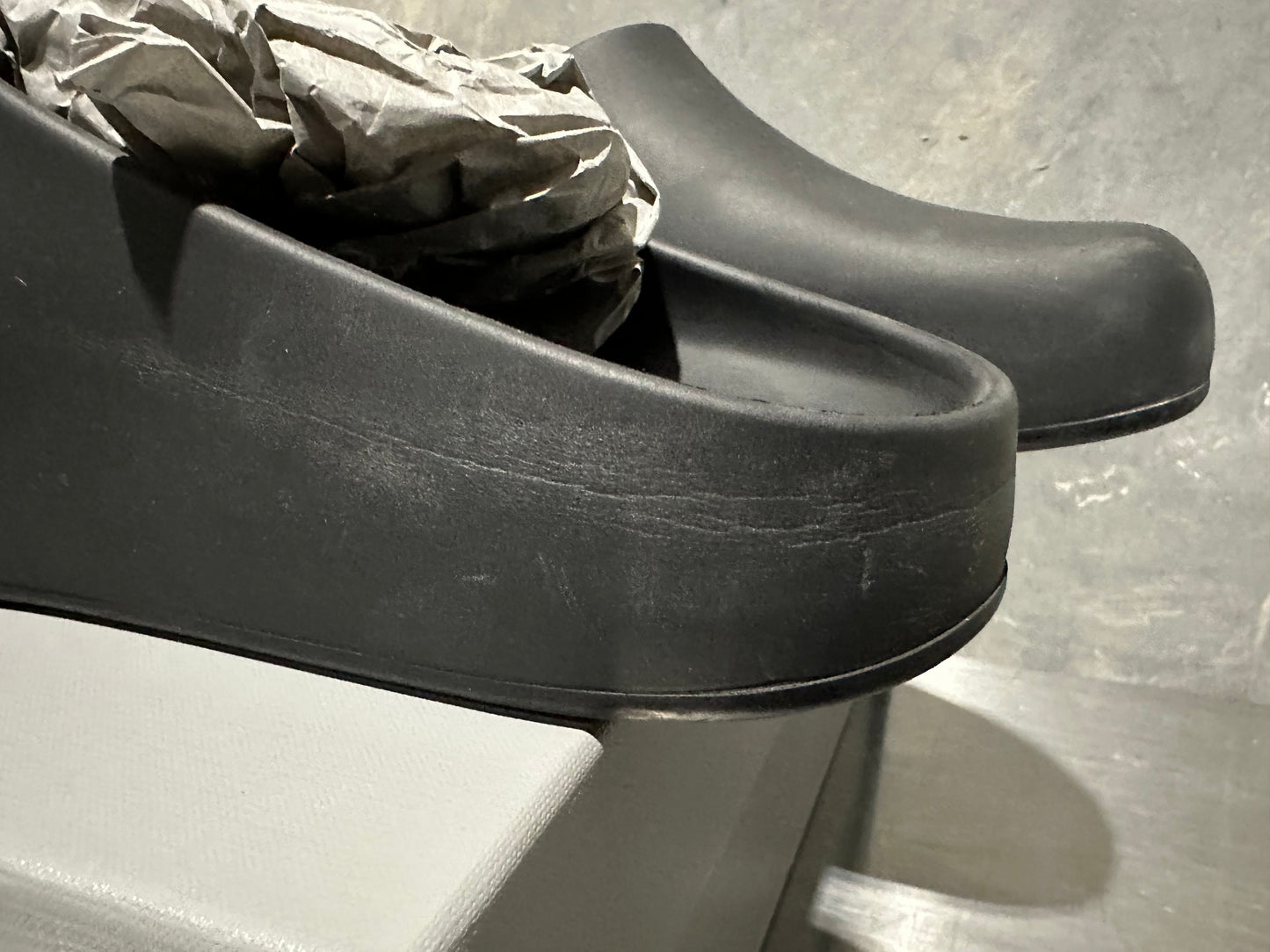 Balenciaga Men's Logo Pool Closed Clog Black Size 9