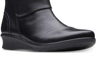 Clarks Women's Hope Track Booties Black Size 7 M