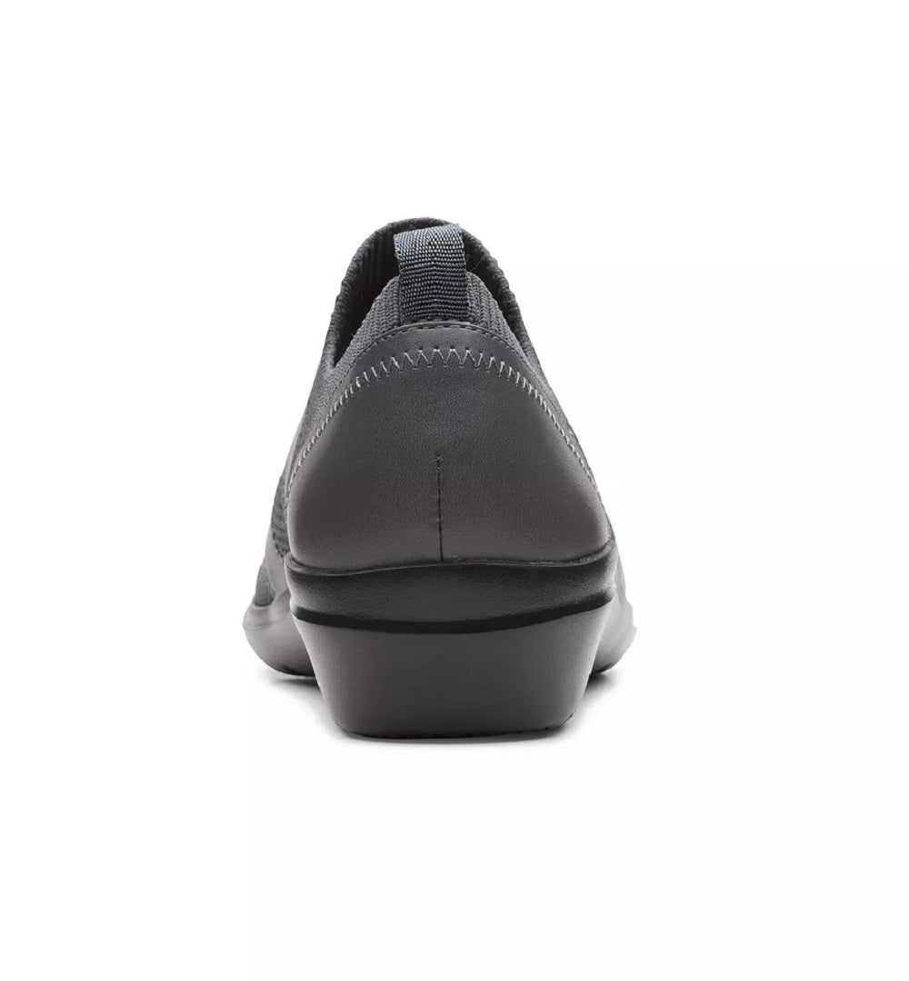 Clarks Women's Collection Sashlyn Edge Slip On Shoes Gray Size 6.5 W