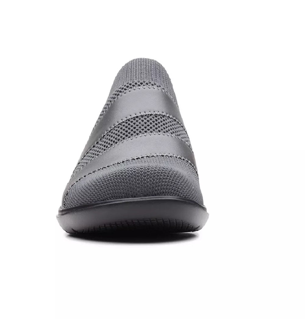 Clarks Women's Collection Sashlyn Edge Slip On Shoes Gray Size 6.5 W