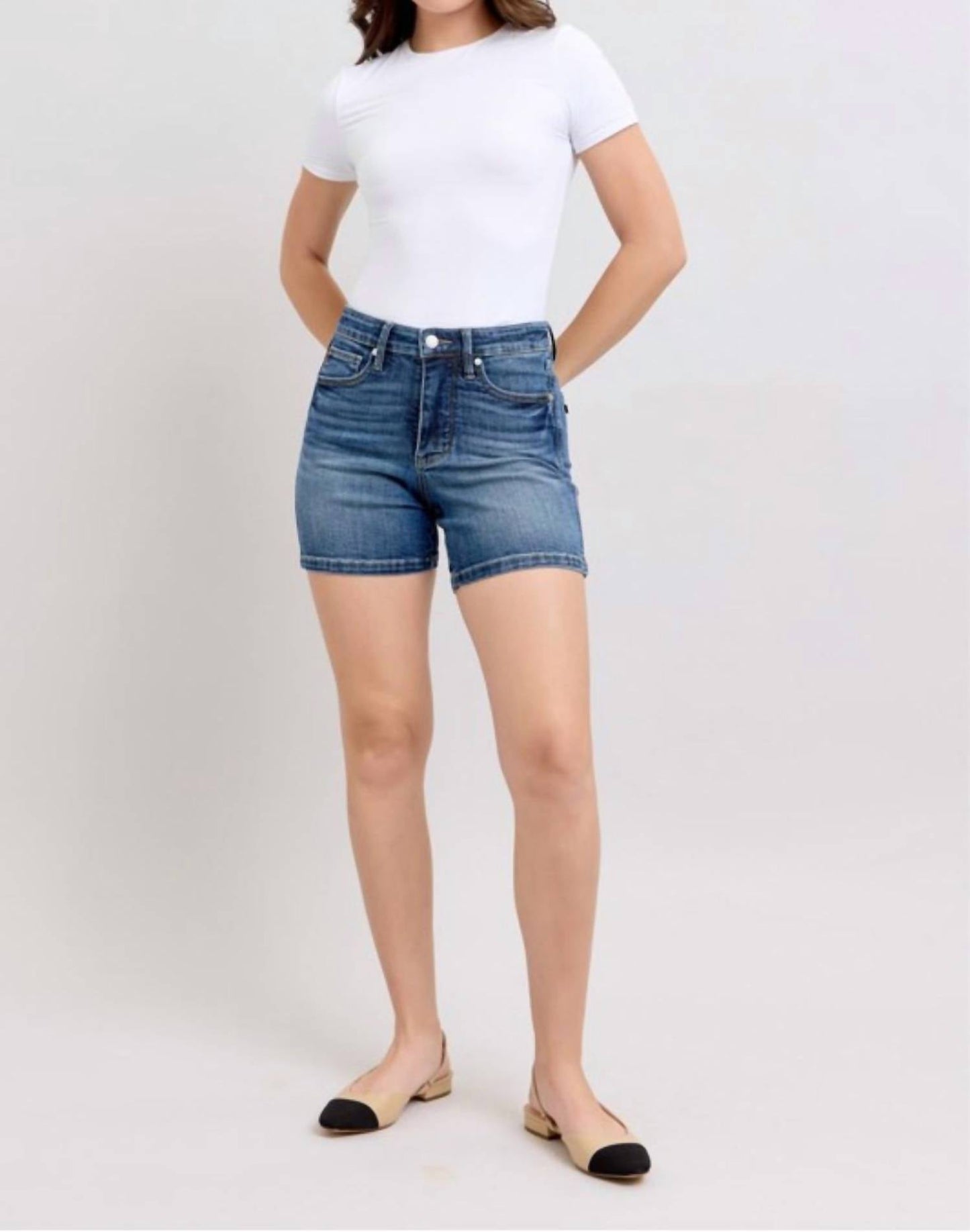 Judy Blue - Tummy Control Mid Rise Shorts