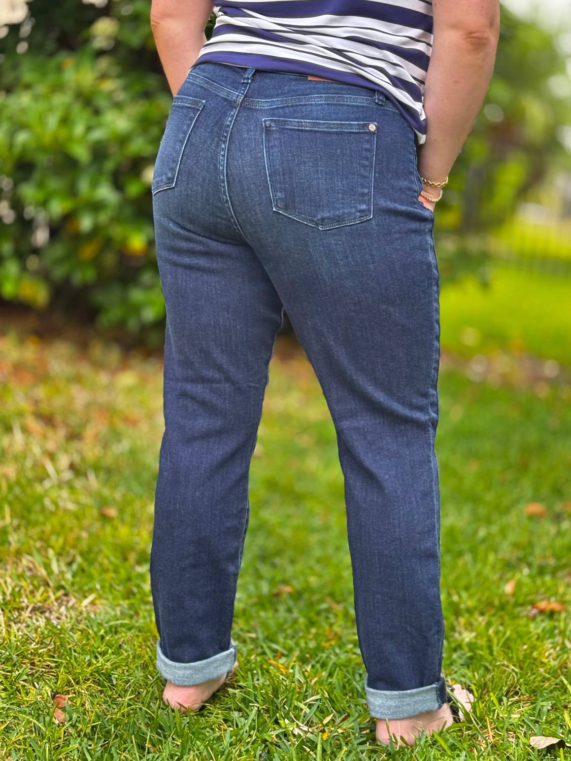 judy-blue-completely-committed-boyfriend-jeans