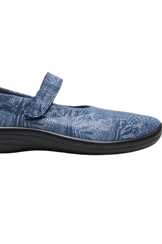 Arcopedico - Women's Velcro Strap Estrela Shoes