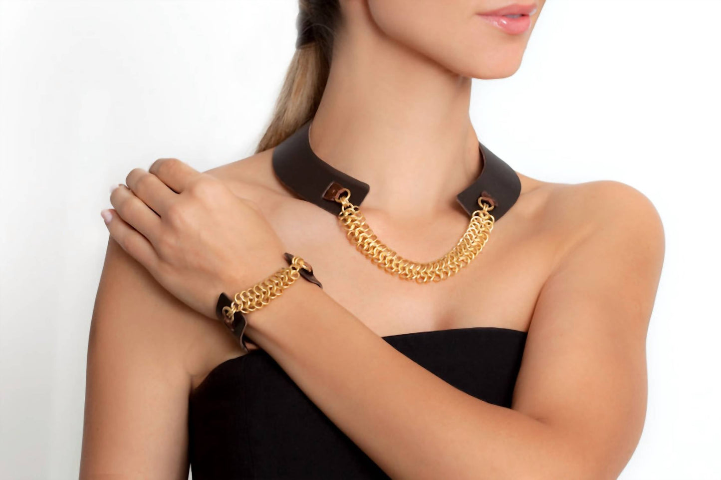 Avenue Chic - Women's Gargantilla La Tortuga Necklace