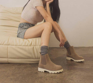 Oasis Society - Women's Gianna Chunky Sole Chelsea Boot