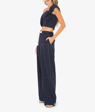 Just Bee Queen - Jill Pant