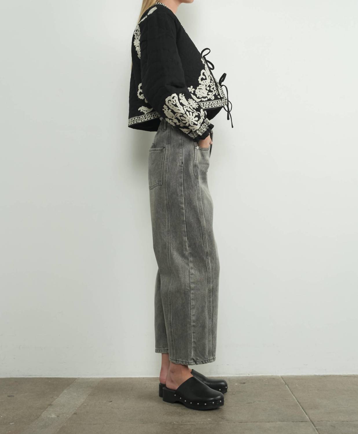 Aaron & Amber - Embroidered Puff Sleeve Jacket