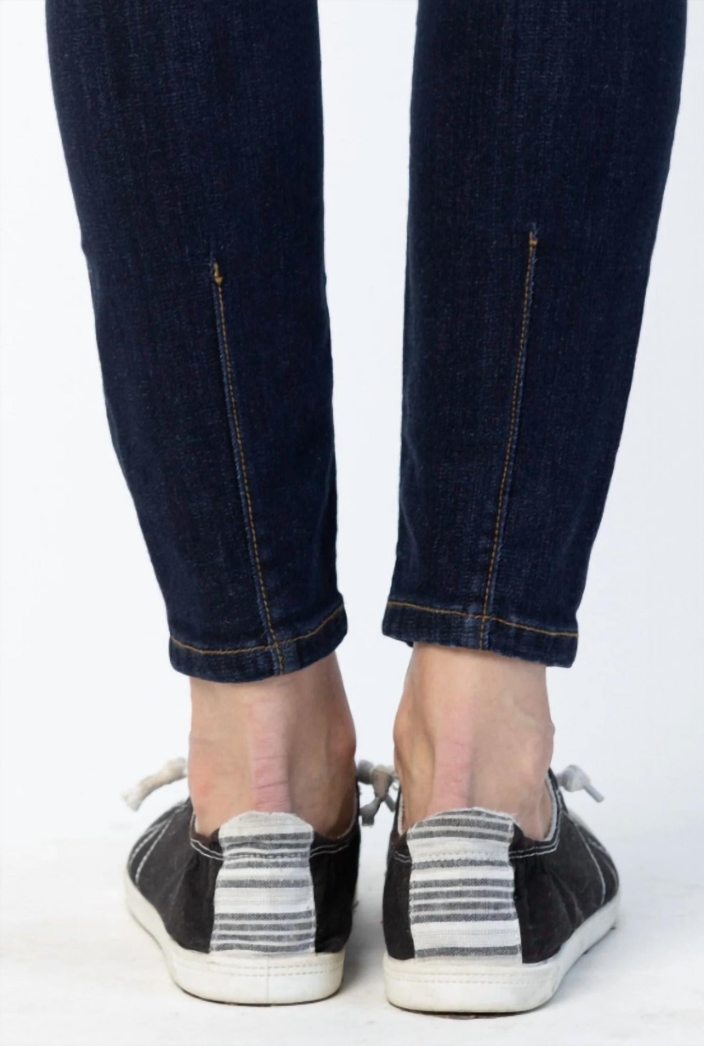 Judy Blue - High Waist Back Phone Skinny Jeans