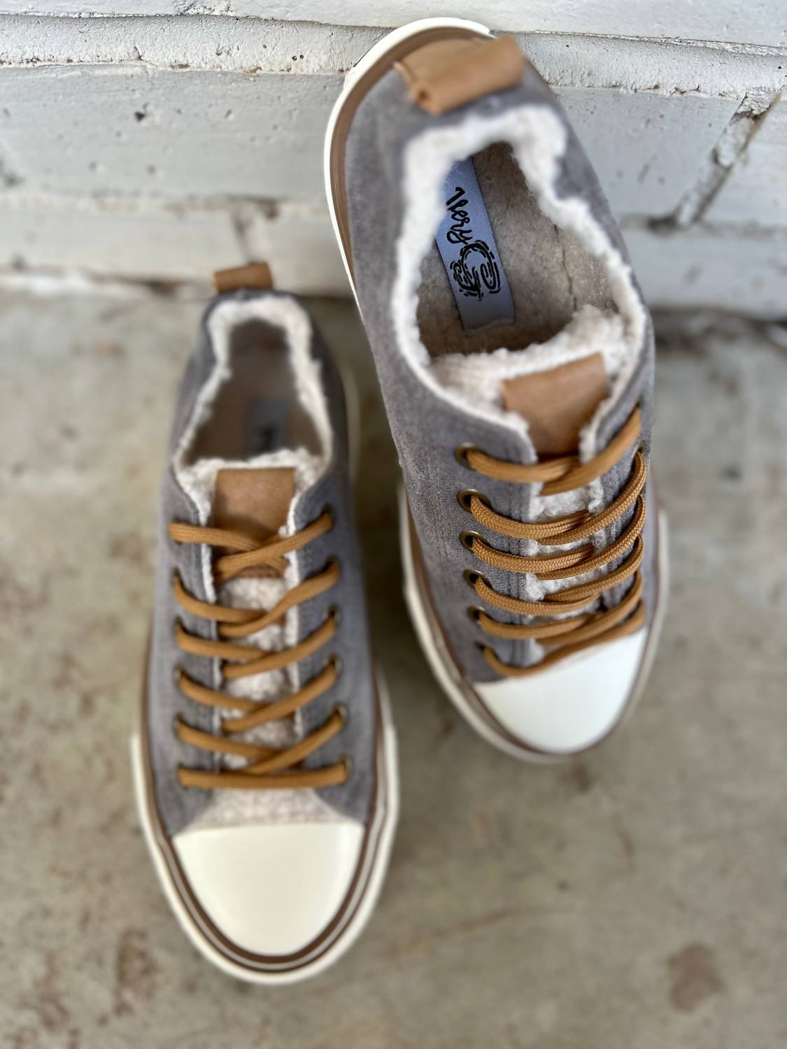 Very G - Women's Soli Sneakers