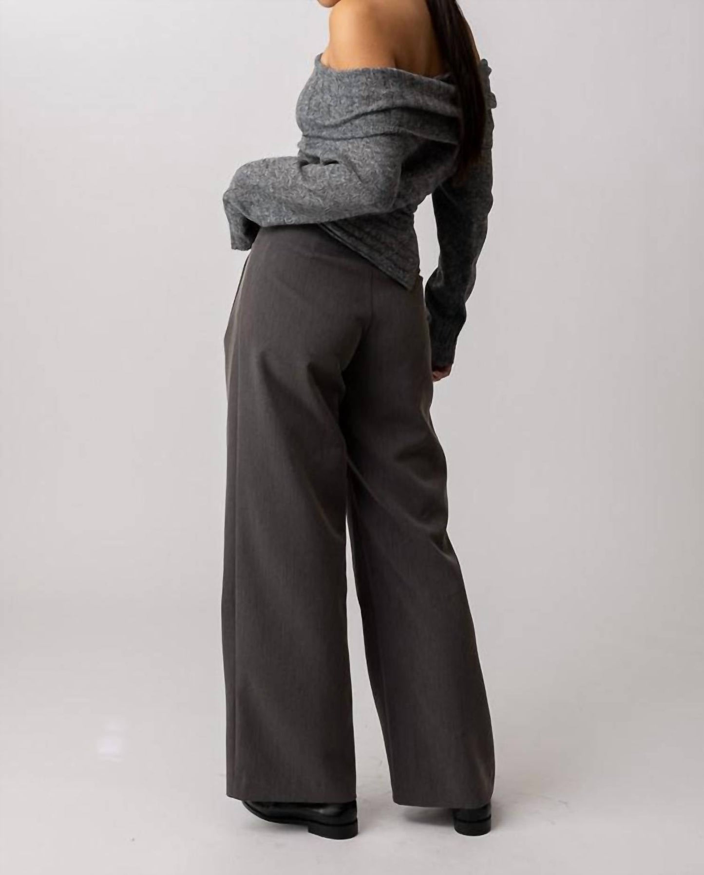 Line And Dot - Betty Sweater