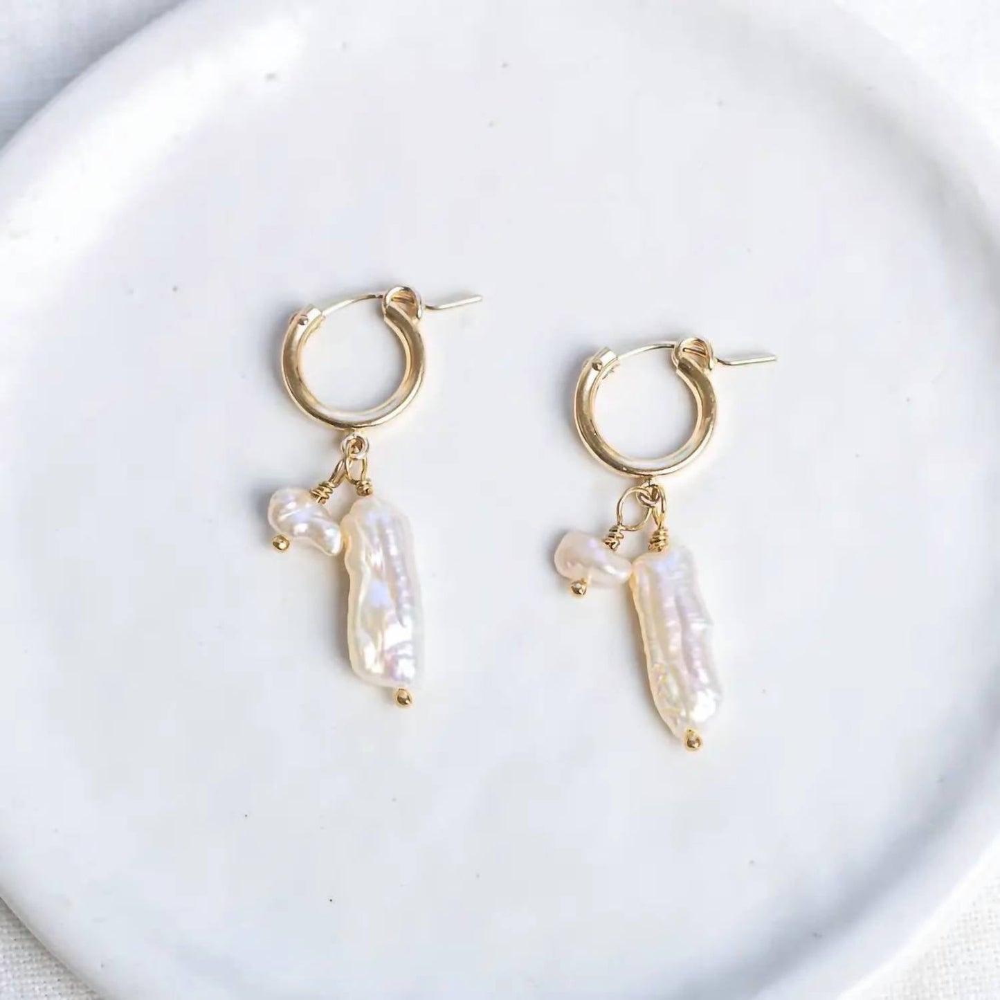 Mahka - Women's Freshwater Elongated Pearl Hoop Earrings